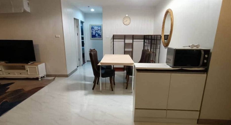Condo en alquiler de 2 habitaciones en Huai Khwang, Bangkok