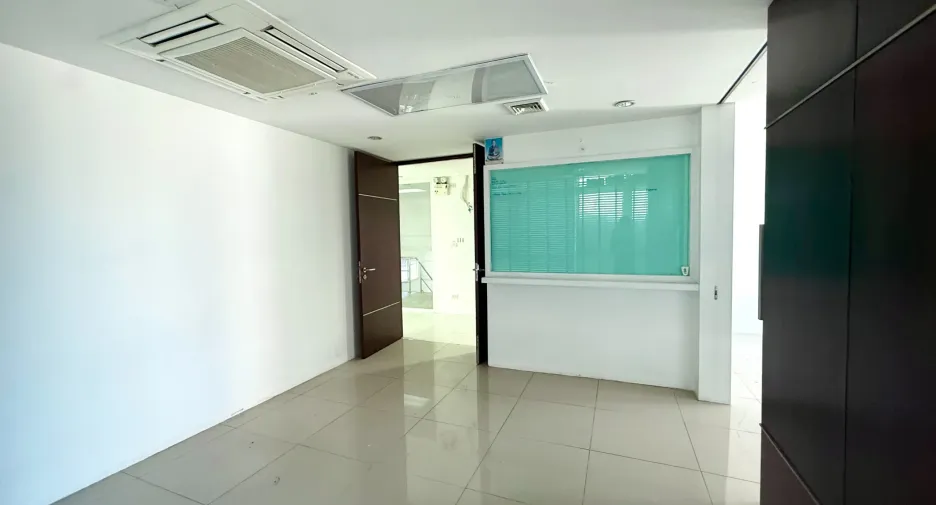 Büro zum Kauf in Bueng Kum, Bangkok