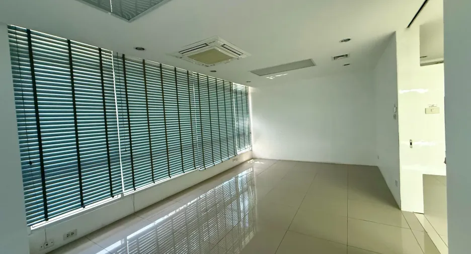 Büro zum Kauf in Bueng Kum, Bangkok