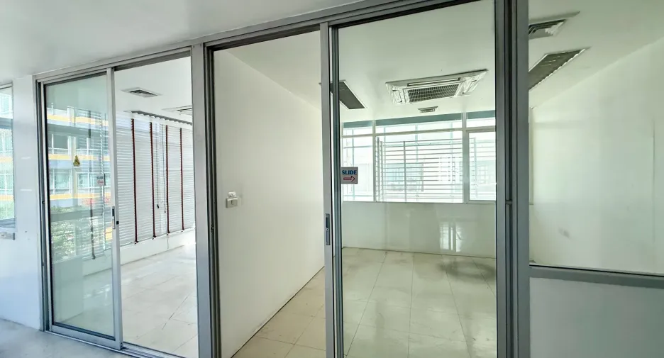 Büro zum Kauf in Bueng Kum, Bangkok