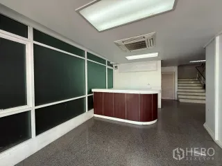 Büro zum Kauf in Bueng Kum, Bangkok
