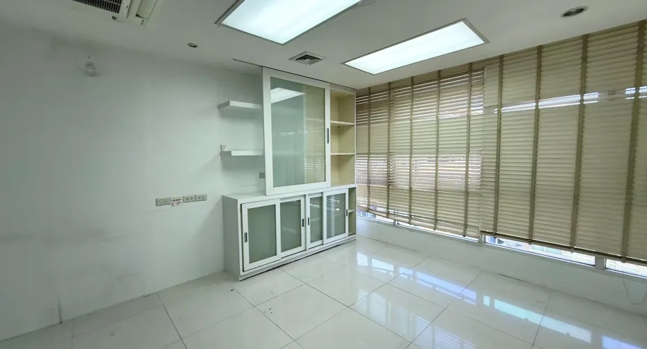Büro zum Kauf in Bueng Kum, Bangkok