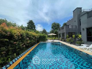 À louer et à vendre 10 chambres maison à Sattahip, Chonburi