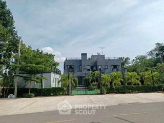 À louer et à vendre 10 chambres maison à Sattahip, Chonburi