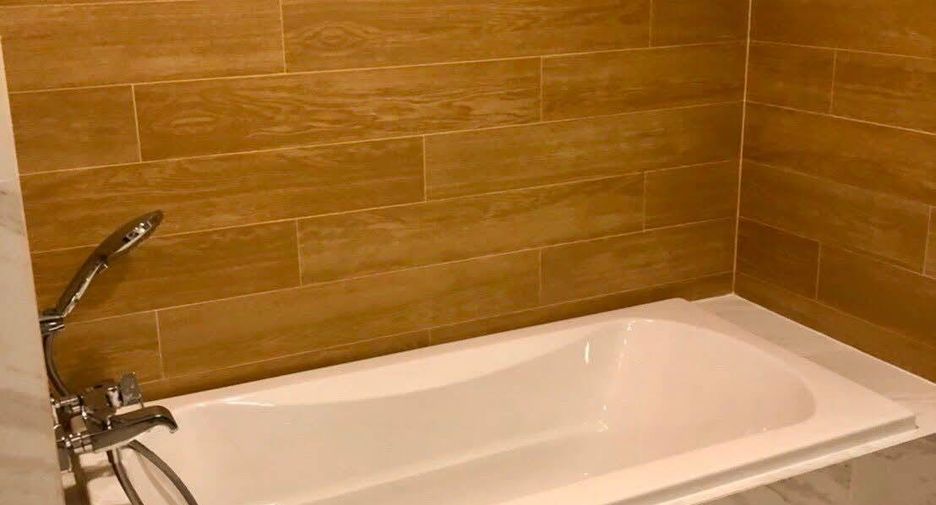 For rent and for sale 1 bed condo in Watthana, Bangkok