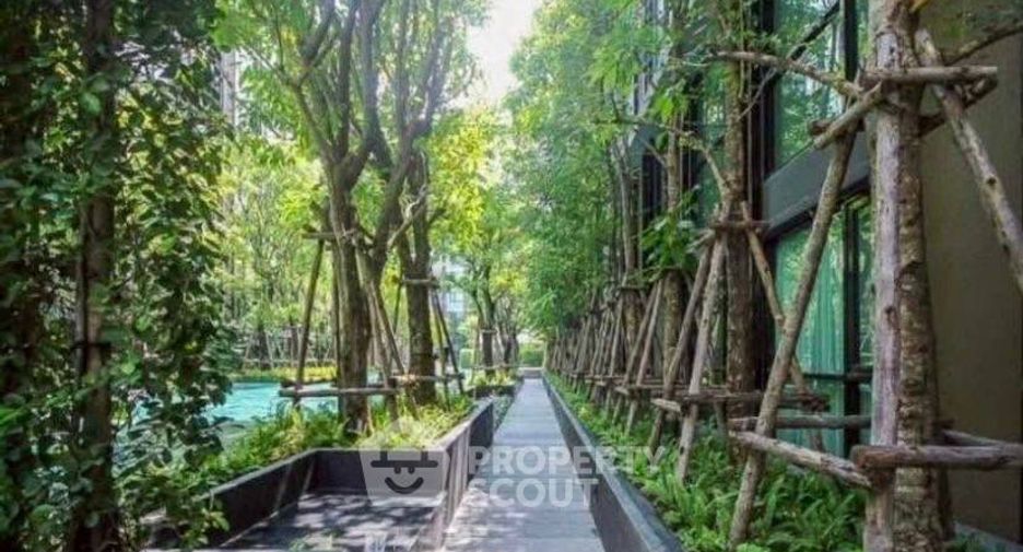 For sale 2 bedrooms condo in Khlong Toei, Bangkok