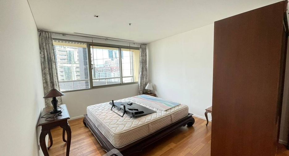 For sale 2 bedrooms condo in Khlong Toei, Bangkok