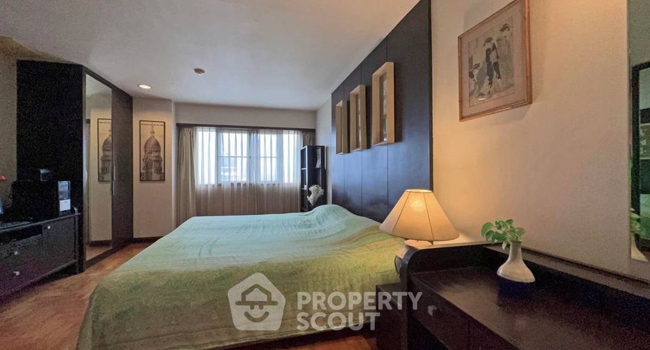 For sale 3 bedrooms condo in Watthana, Bangkok
