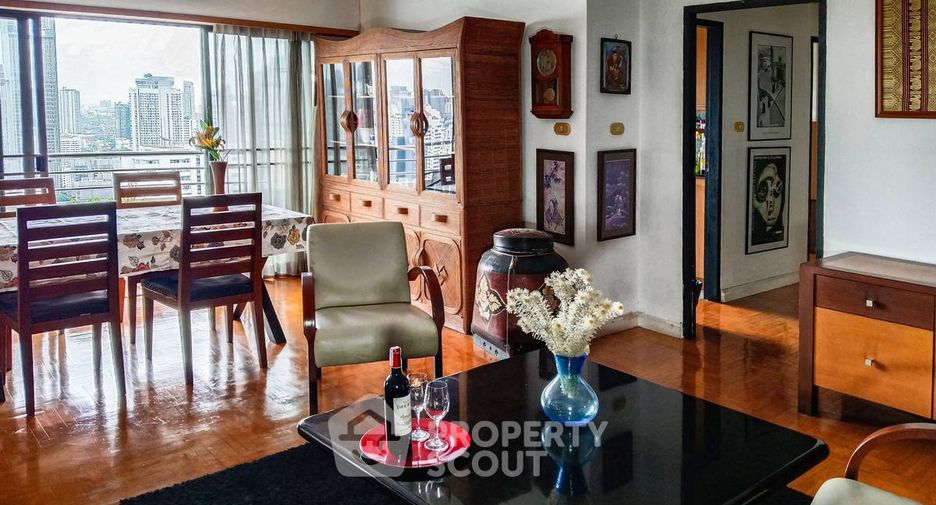 For sale 3 bedrooms condo in Watthana, Bangkok