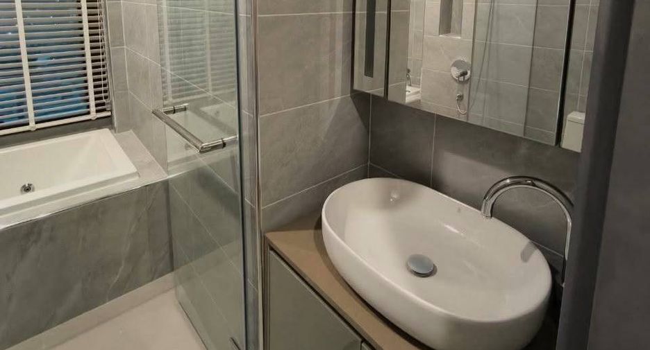 Wohnung zur Miete und zum Kauf mit 1 Zimmer in Bang Rak, Bangkok