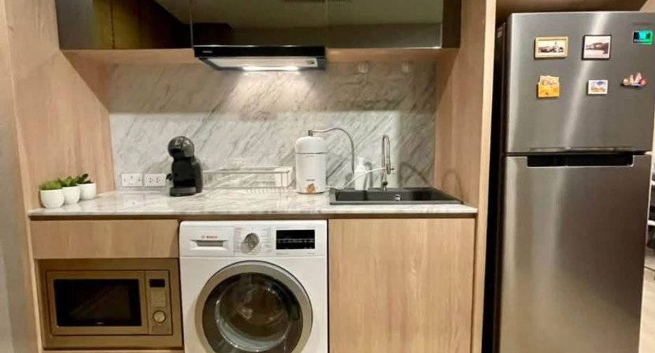For sale 2 bedrooms condo in Huai Khwang, Bangkok