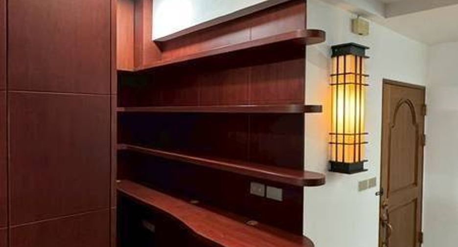 Condo en alquiler y en venta de 1 habitaciones en Watthana, Bangkok