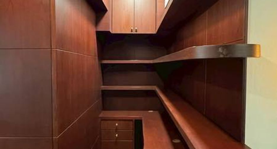 Condo en alquiler y en venta de 1 habitaciones en Watthana, Bangkok