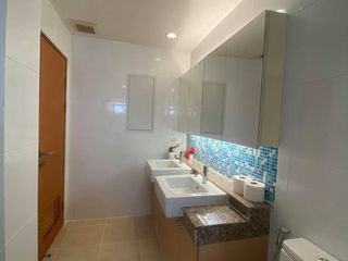 For rent そして for sale 3 ベッドルーム condo in Phra Khanong, Bangkok