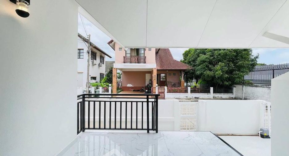 For rent そして for sale 3 ベッドルーム house in Bang Lamung, Chonburi