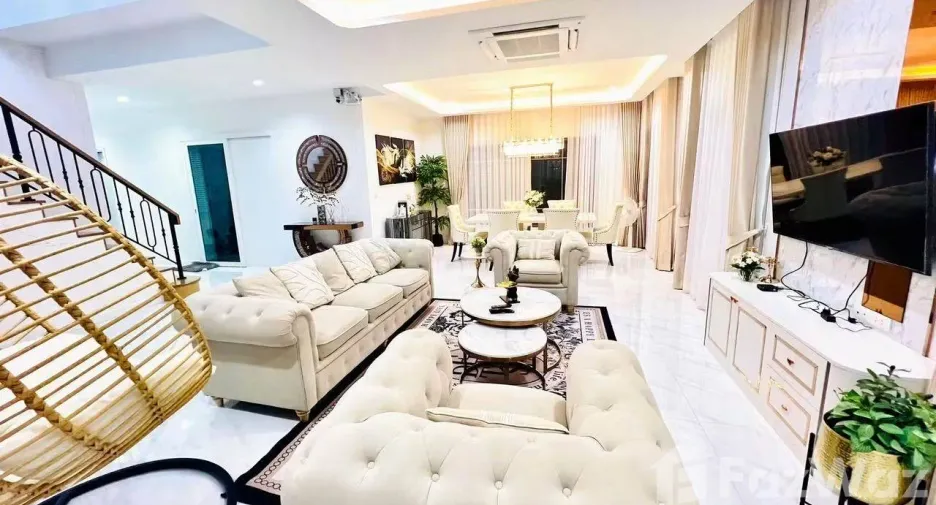 Haus zur Miete mit 4 Zimmer in Bang Phli, Samut Prakan