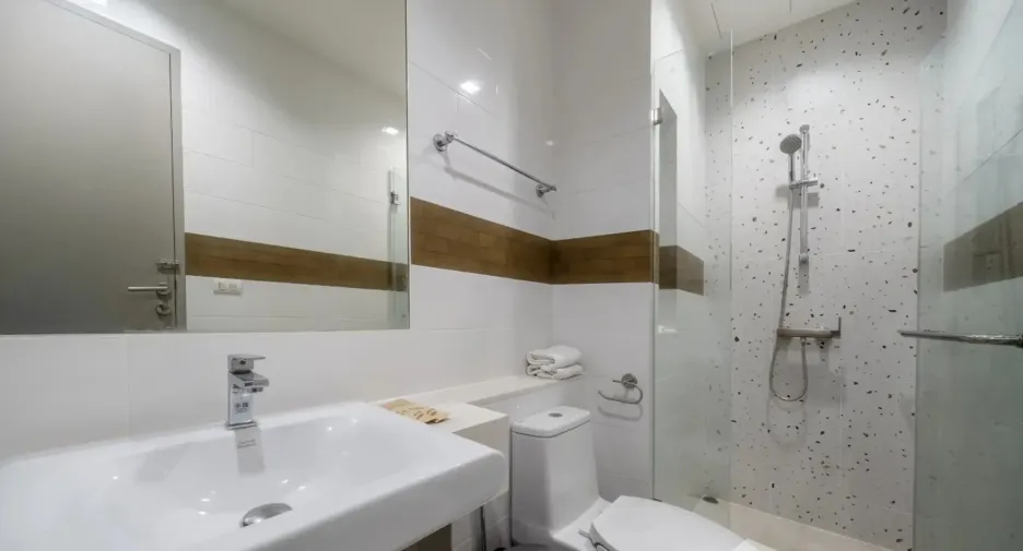 For rent 2 bedrooms condo in Phra Khanong, Bangkok