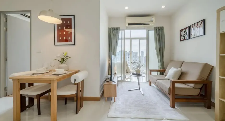 For rent 2 bedrooms condo in Phra Khanong, Bangkok