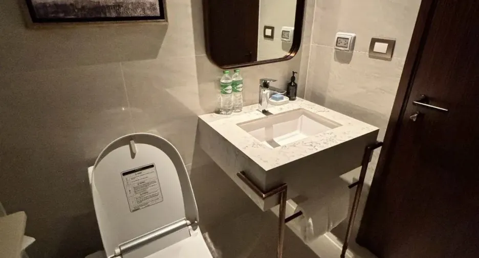 For rent 2 bedrooms apartment in Khlong Toei, Bangkok
