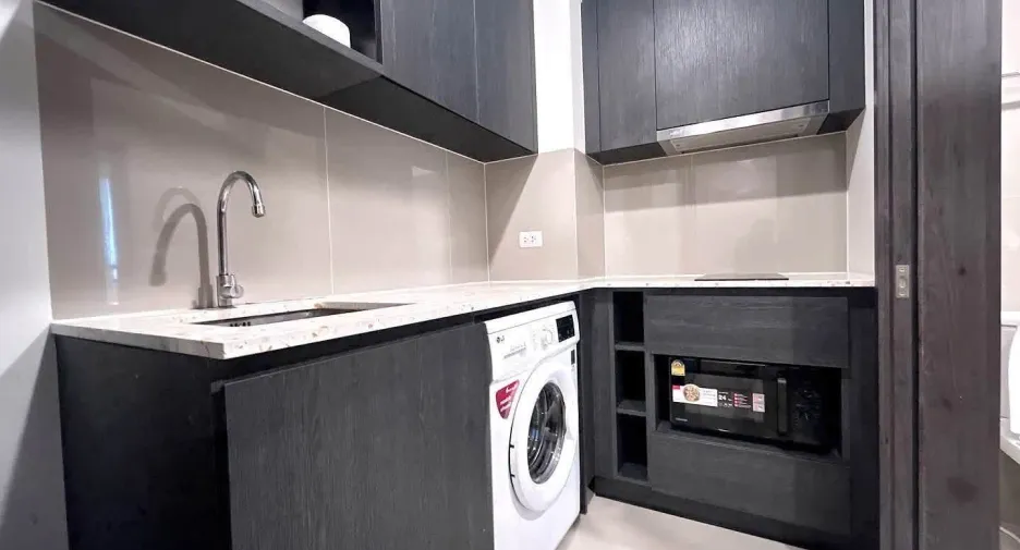 For rent 1 bed condo in Huai Khwang, Bangkok