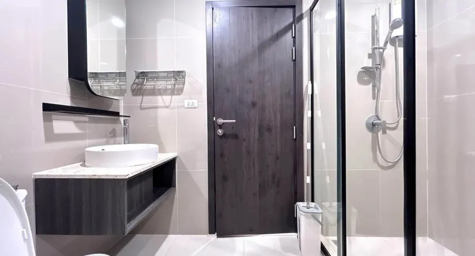 For rent 1 bed condo in Huai Khwang, Bangkok