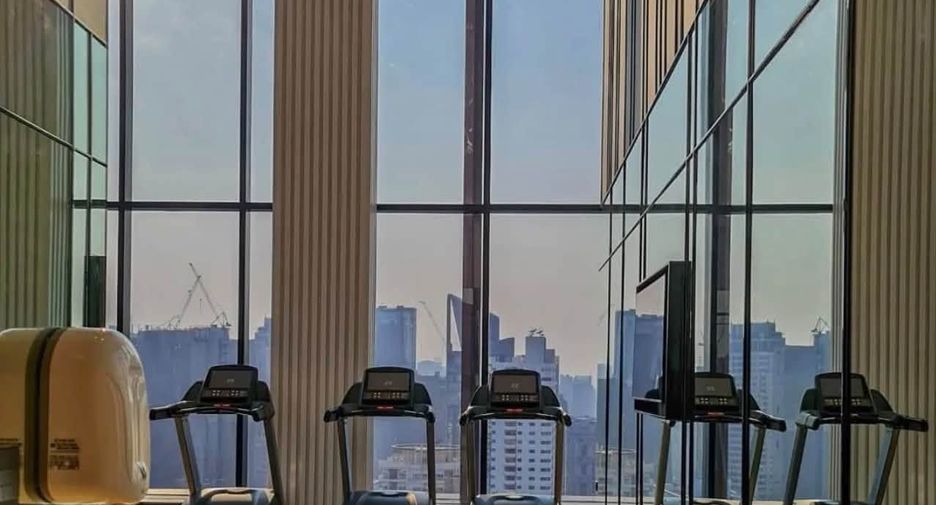 For rent 2 bedrooms condo in Watthana, Bangkok