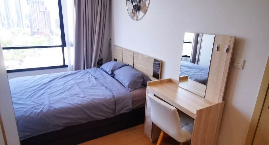 For rent 2 bedrooms condo in Watthana, Bangkok