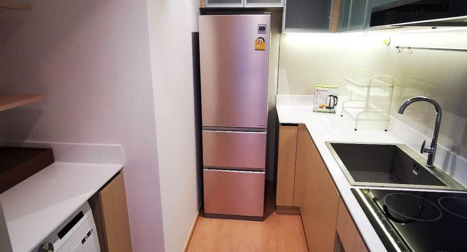For rent 2 bedrooms condo in Watthana, Bangkok