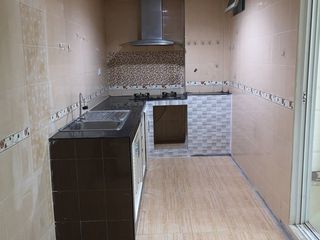 Casa adosada en alquiler de 3 habitaciones en Bang Phli, Samut Prakan