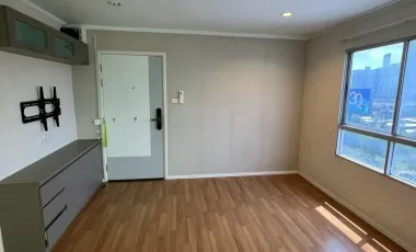 For sale 1 bed condo in Huai Khwang, Bangkok