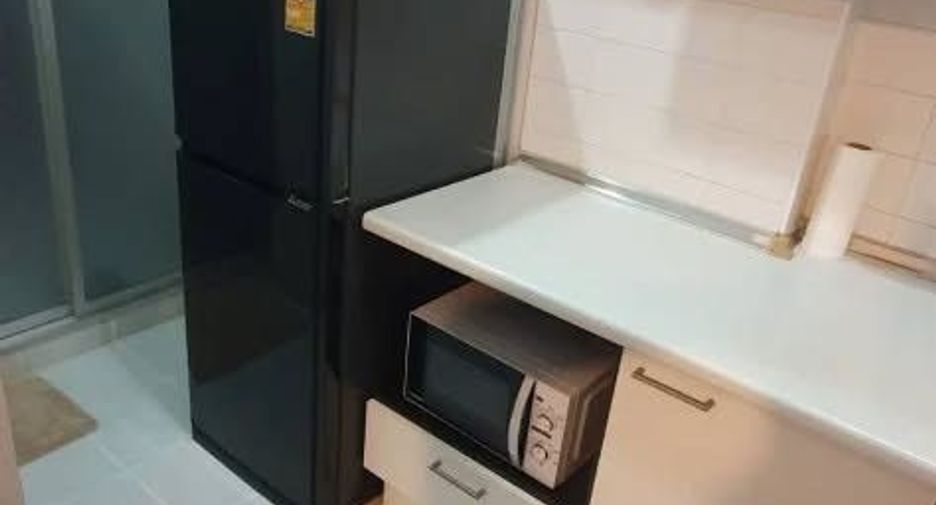 Wohnung zur Miete mit 1 Zimmer in Huai Khwang, Bangkok