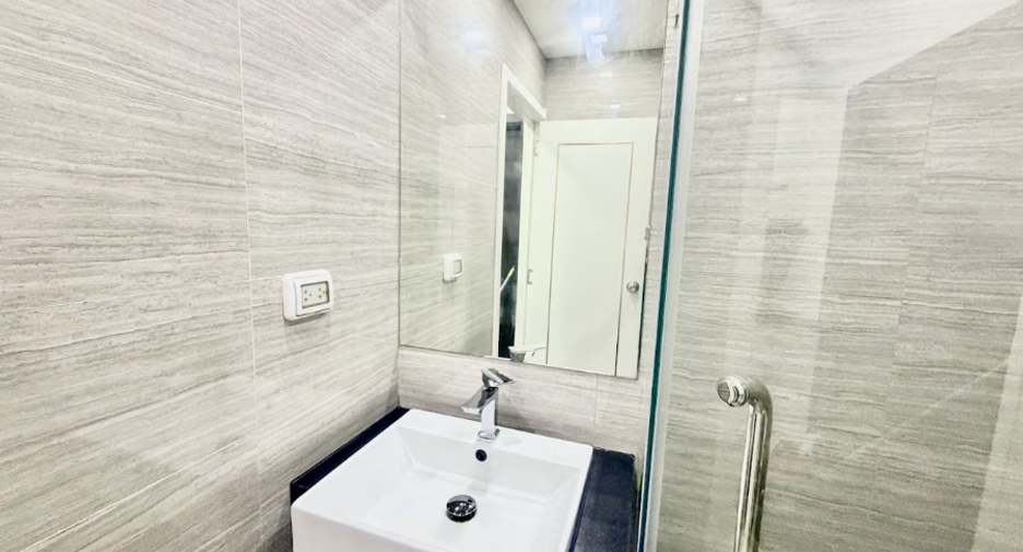 For sale studio condo in Bang Lamung, Chonburi