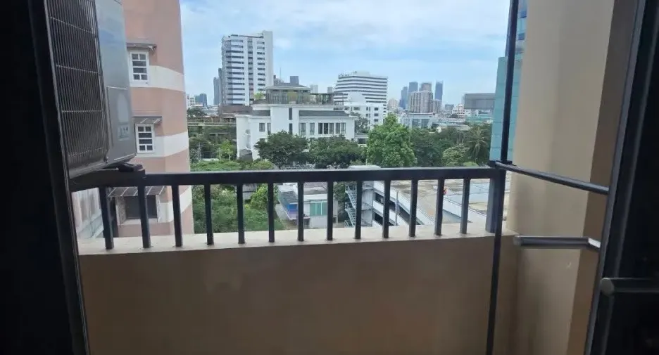 Wohnung zum Kauf mit Studio in Yan Nawa, Bangkok
