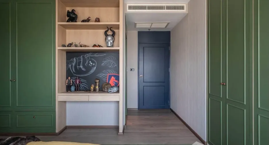 For rent 3 bedrooms condo in Khlong Toei, Bangkok