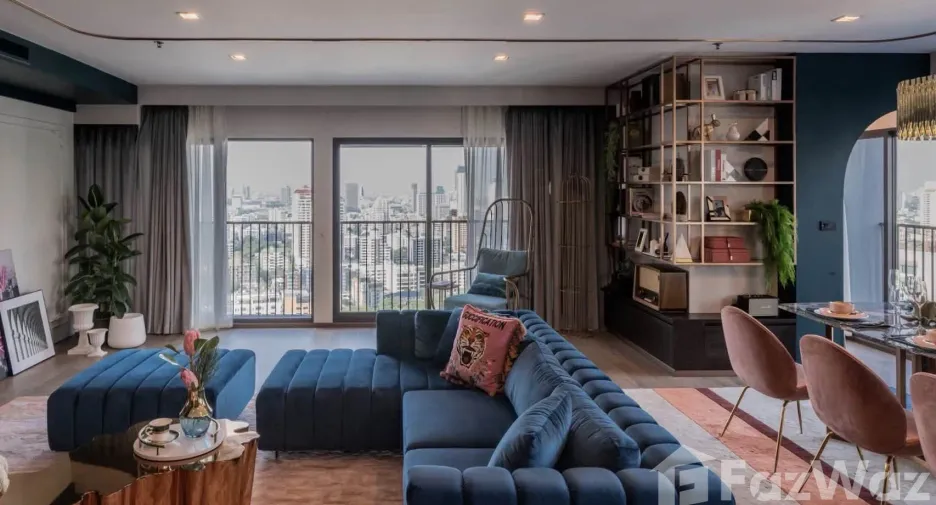 For sale 3 bedrooms condo in Khlong Toei, Bangkok