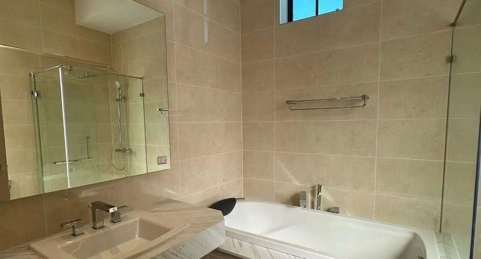 Haus zur Miete mit 4 Zimmer in San Sai, Chiang Mai