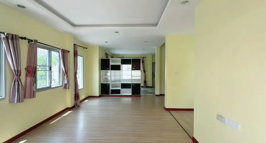 À louer 3 chambres maison à Phra Samut Chedi, Samut Prakan
