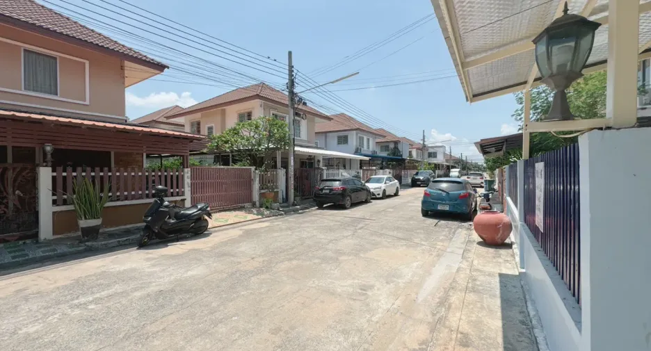 À louer 3 chambres maison à Phra Samut Chedi, Samut Prakan