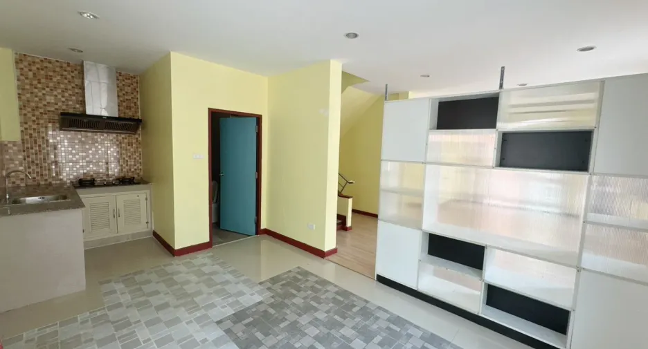 À louer 3 chambres maison à Phra Samut Chedi, Samut Prakan
