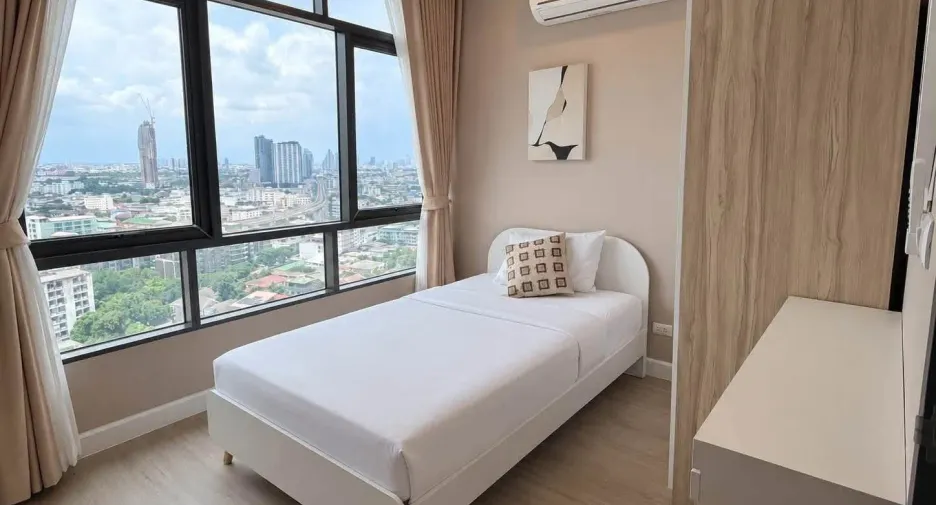Condo en alquiler de 3 habitaciones en Bang Sue, Bangkok