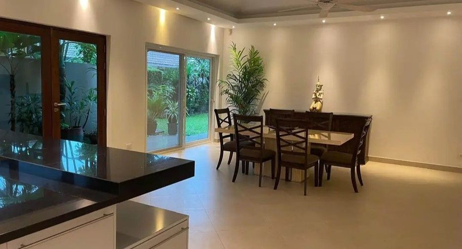 For rent 3 bedrooms villa in Bang Lamung, Chonburi