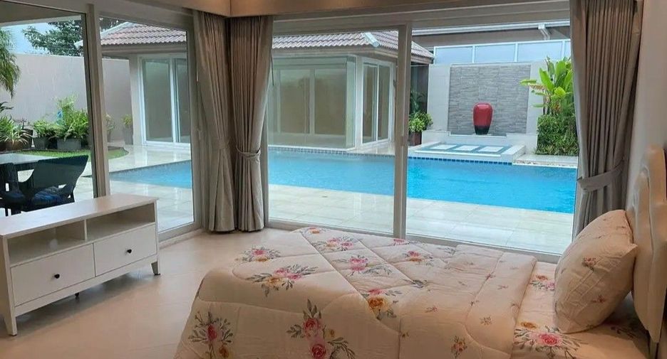 For rent 3 bedrooms villa in Bang Lamung, Chonburi