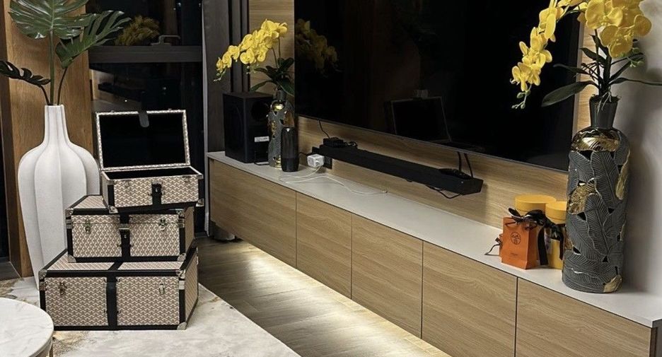 For rent 4 bedrooms condo in Watthana, Bangkok