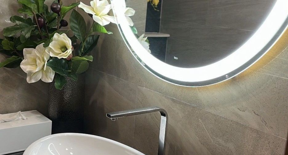 For rent 4 bedrooms condo in Watthana, Bangkok