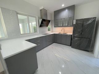 For sale 4 ベッドルーム villa in Saphan Sung, Bangkok
