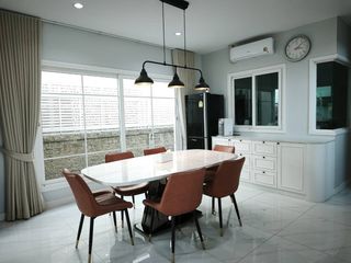 For sale 4 ベッドルーム villa in Saphan Sung, Bangkok