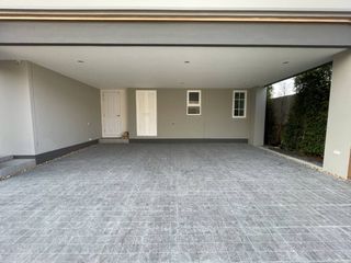 For sale 4 ベッドルーム villa in Saphan Sung, Bangkok