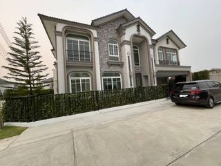 For sale 4 ベッドルーム villa in Saphan Sung, Bangkok