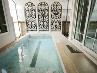 For sale 4 ベッドルーム villa in Saphan Sung, Bangkok