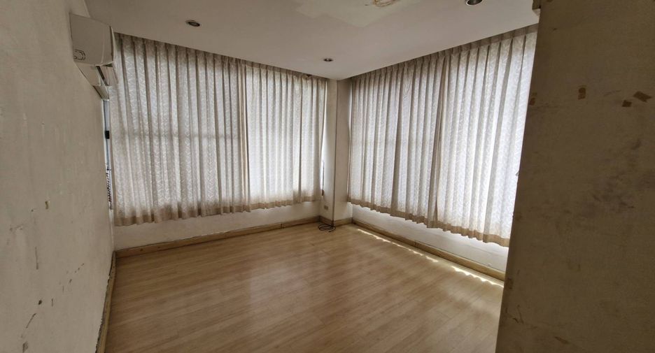 For sale 1 bed condo in Bangkok Noi, Bangkok